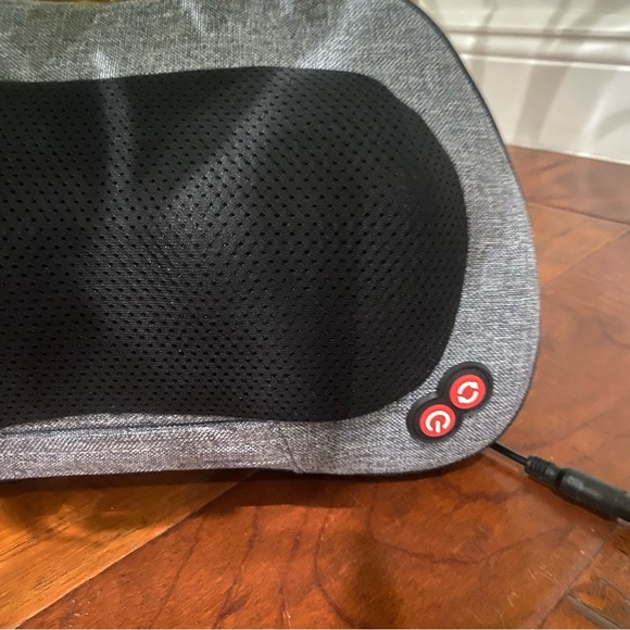 VIKTOR JURGEN Neck & Back Massager with Heat - Picture 4 of 6